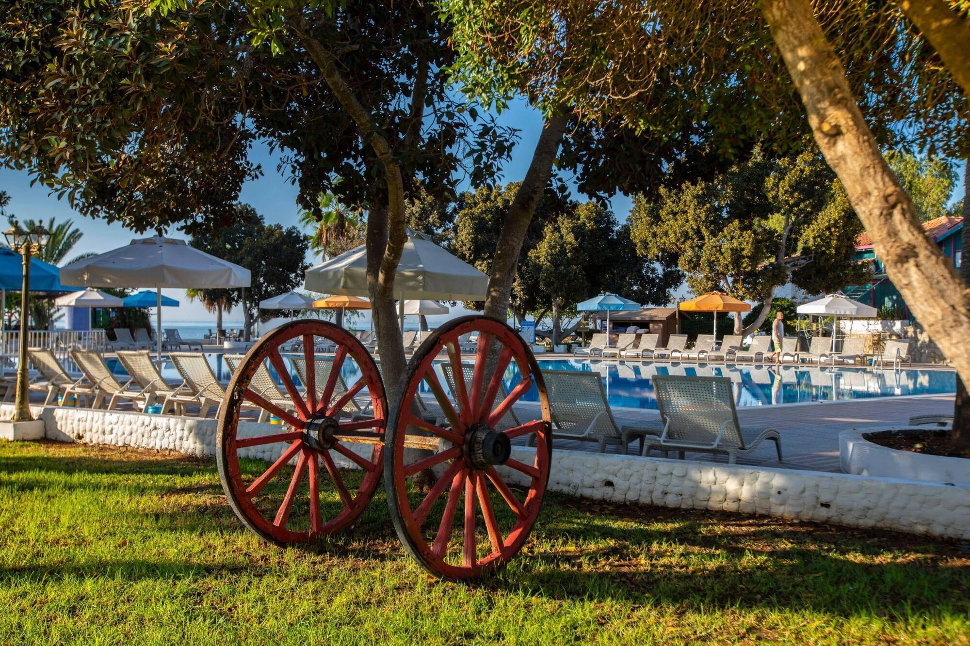 Merit Cyprus Gardens Holiday Famagusta  Exterior photo